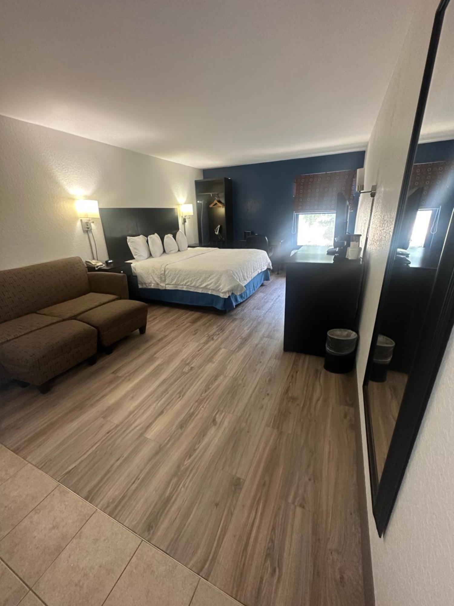 Spark By Hilton Tampa Brandon Heartland Eksteriør bilde